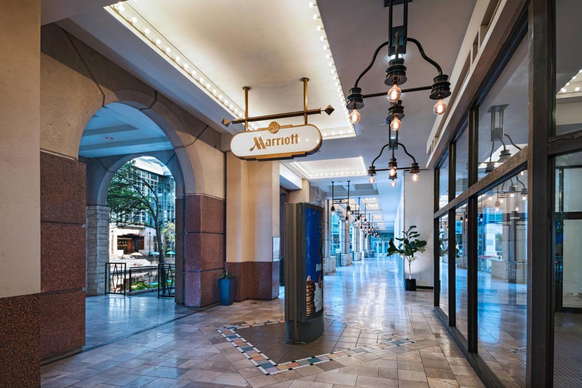 San Antonio Marriott Rivercenter On The River Walk Exterior photo